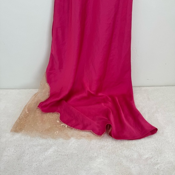 Aritzia - Wilfred - Sonnet Satin Dress - VITAL PINK/KHAKI
ROSE
VITAL/KAKI size S - Picture 10 of 15